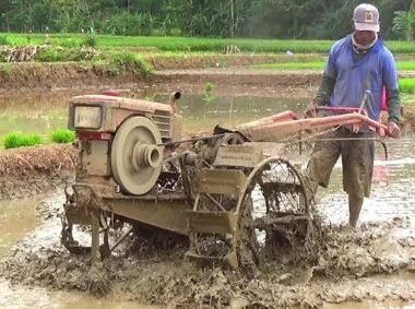 Pengertian dan Cara Pengoperasian Traktor