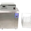 Unit industrial ultrasonic cleaner Amtast KS1030 dengan kapasitas tangki besar untuk pembersihan komponen mesin industri.
